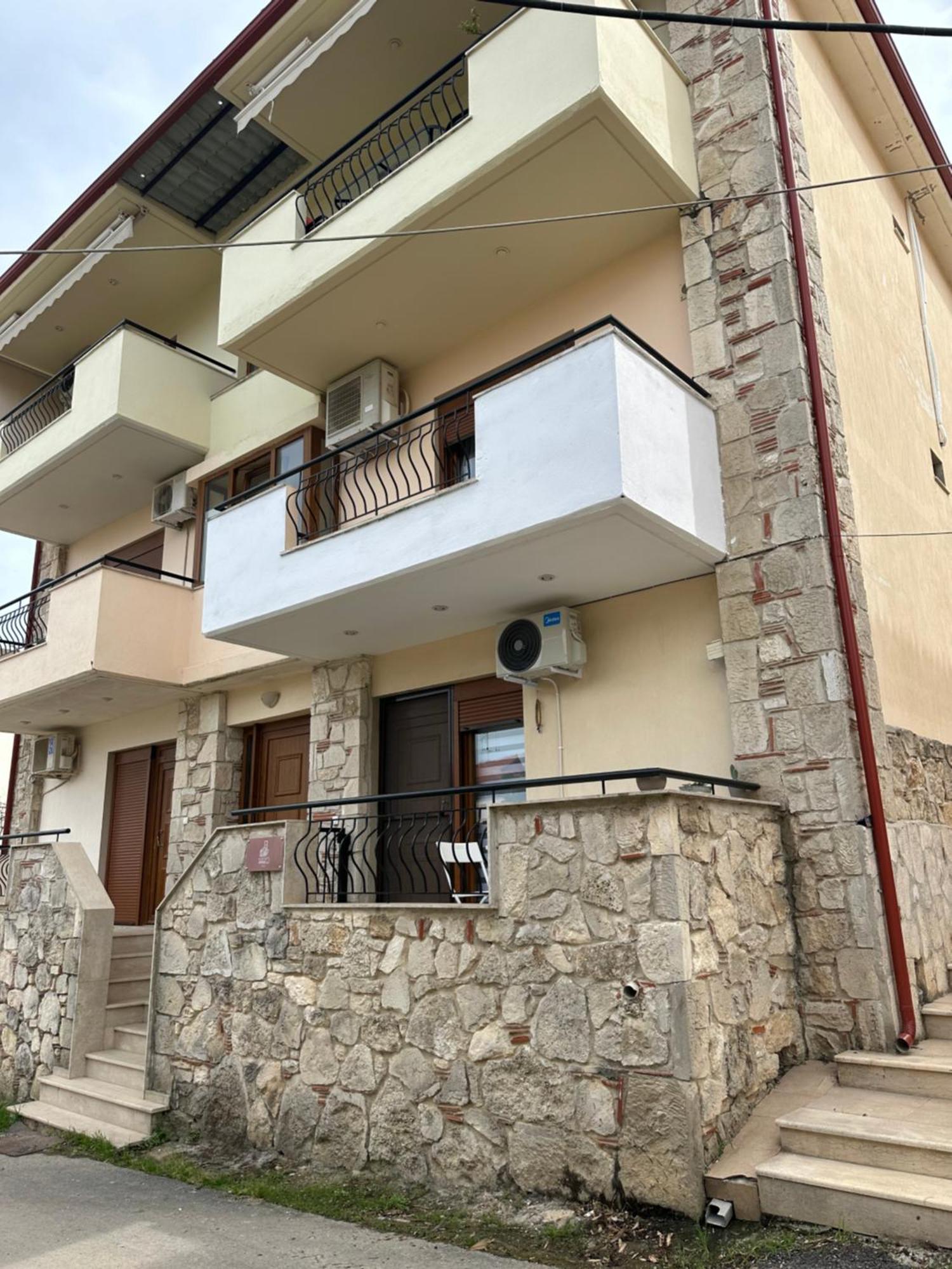Sunnyside Apartment Áfitos